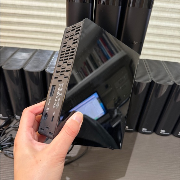 Western Digital WD 14TB Elements or Easystore Desktop External Hard Drive - Picture 9 of 13